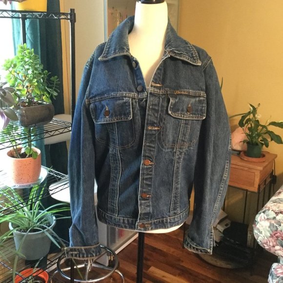 Vintage jean jacket Sugar skull embroidered floral. - Picture 2 of 4